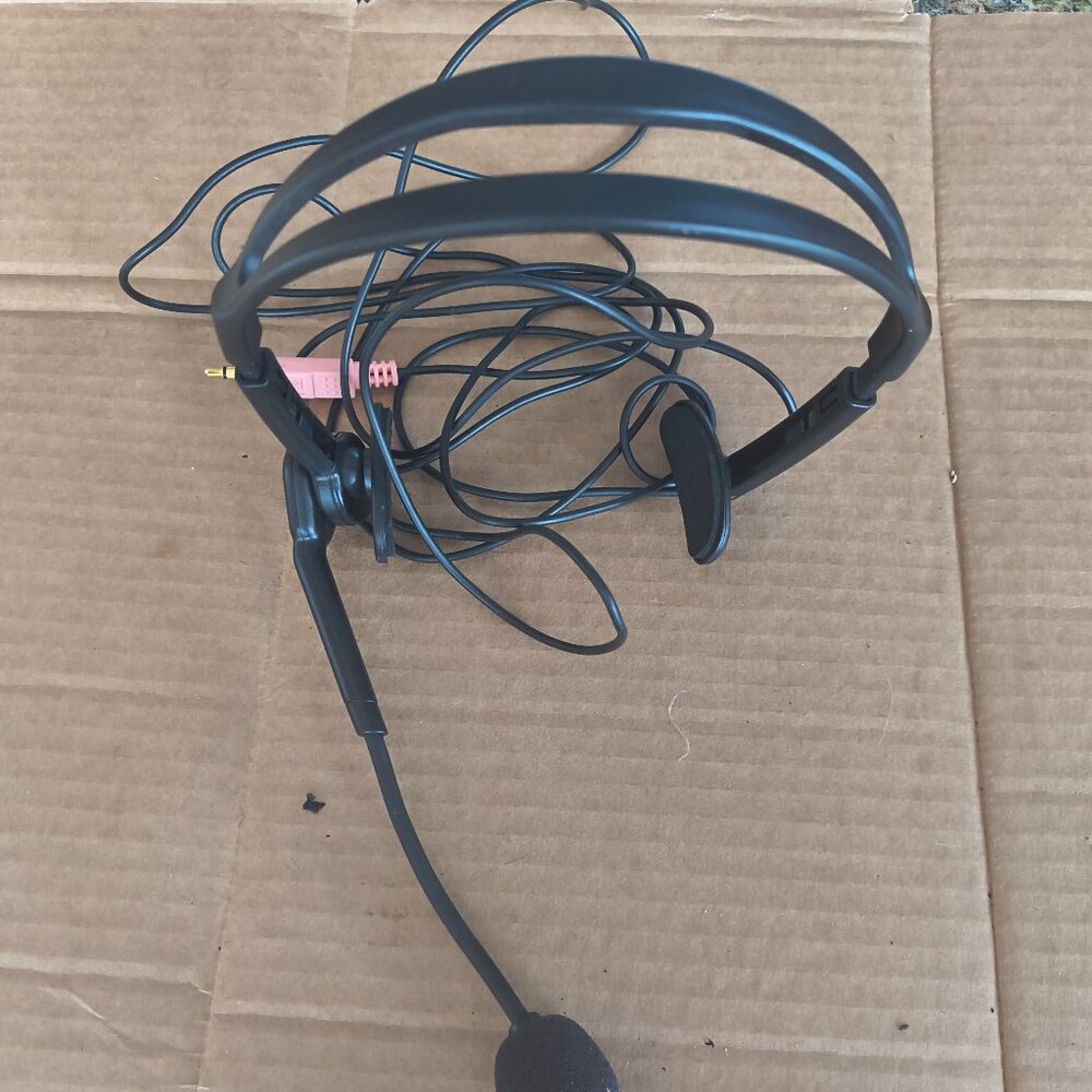 Labtec LVA 7330 headset w/boom mic for speech to text, VOIP and gaming